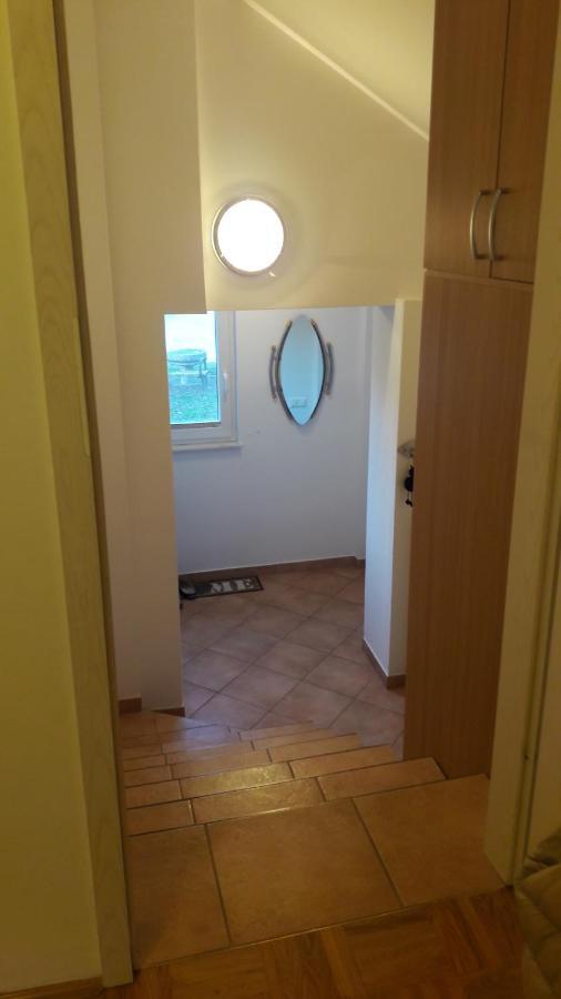 Apartment Kranj - Huge Terrace, Free P, Wi - Fi, Ac Kültér fotó
