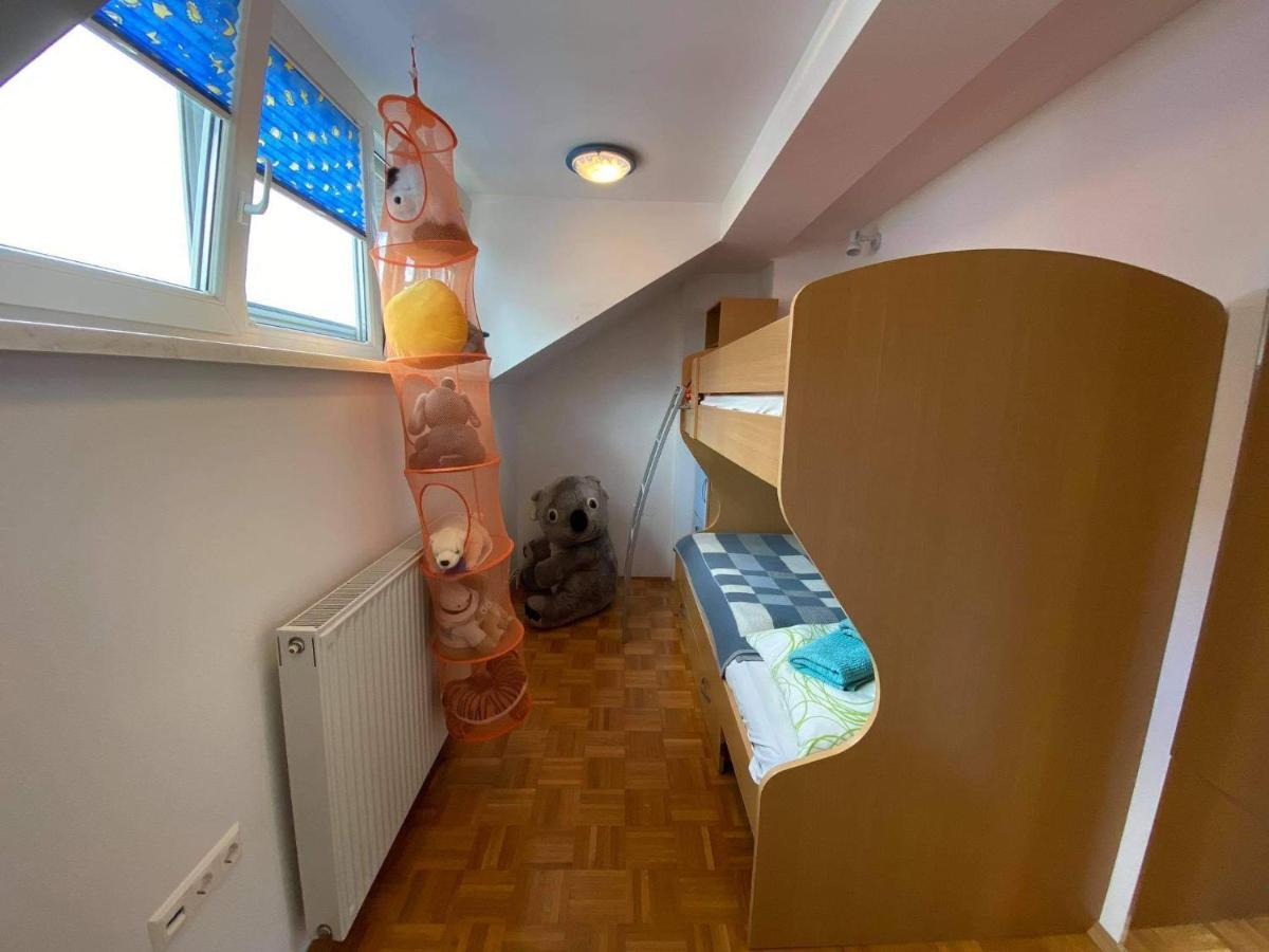 Apartment Kranj - Huge Terrace, Free P, Wi - Fi, Ac Kültér fotó